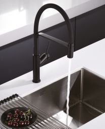Grifo de cocina flexible SENA negro mate